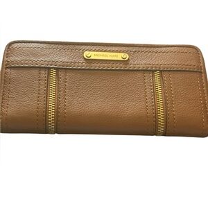 Michael Kors Moxley Brown Zip Around Continental Leather Wallet 100% authentic